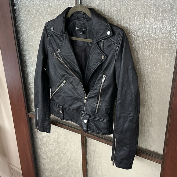 Slate & Willow
Classic Leather Moto Jacket size Small - Picture 11 of 14